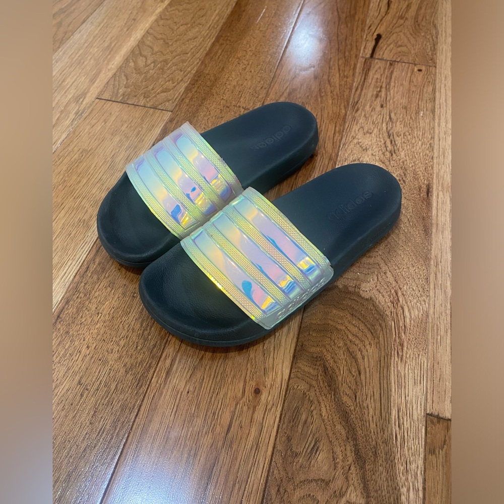 ADIDAS SLIDES